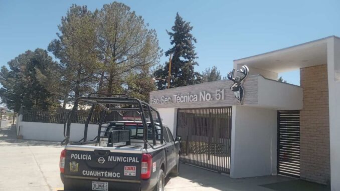 Robo en secundaria técnica número 51