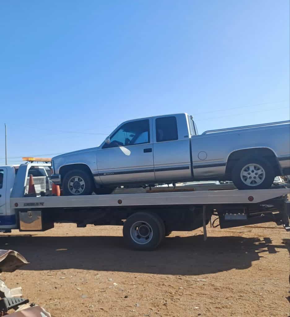 Catea Fiscalía corralón de empresa de grúas y localiza dos vehículos robados