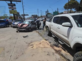 Choque entre pickup y vehículo deja tres lesionados en avenida Las Américas