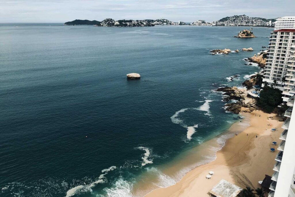 Cofepris advierte por seis playas contaminadas de cara a Semana Santa 2025