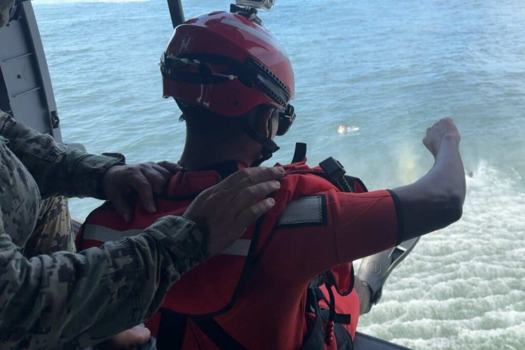 #Video Marina realiza ejercicio de búsqueda y rescate en Michoacán