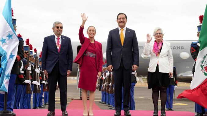 Sheinbaum llega a Honduras para cumbre de Celac