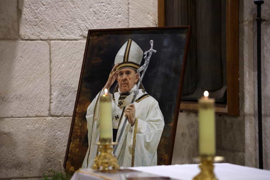 SRE externa condolencias por muerte del papa Francisco