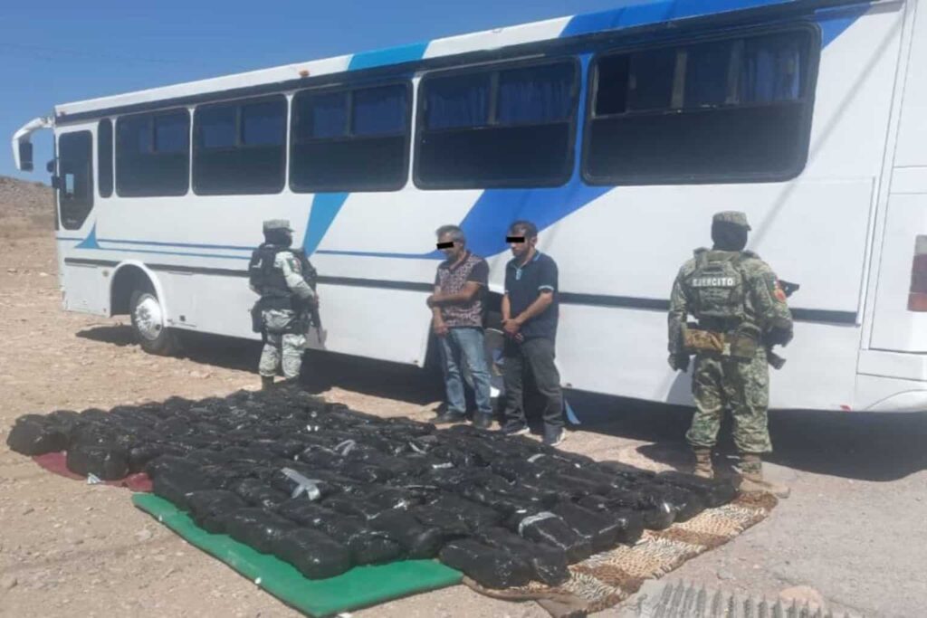 Aseguran en Chihuahua autobús que transportaba casi 500 kilos de metanfetamina