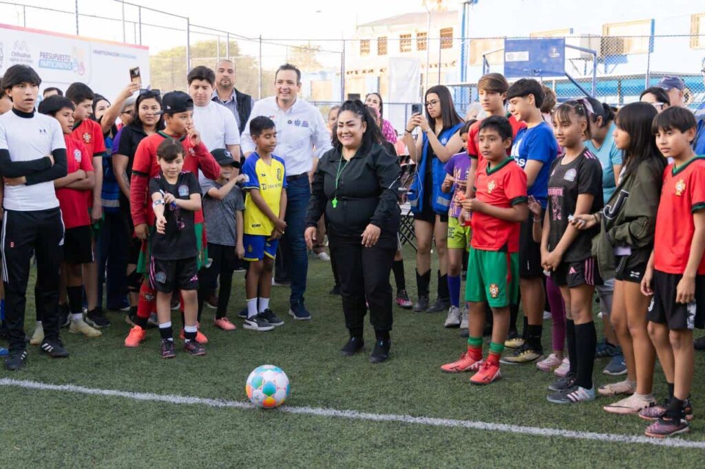 Entrega alcalde Bonilla parque y canchas remodeladas a familias de la colonia Rubio
