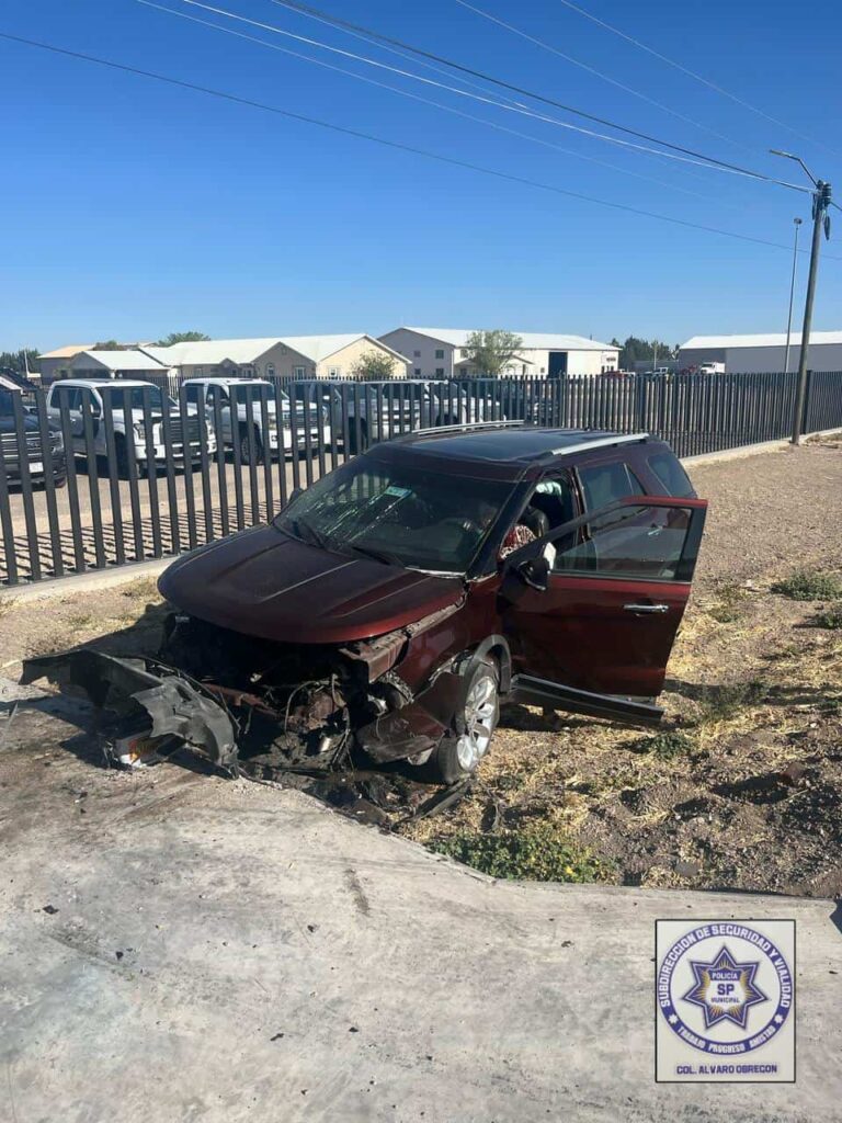Choque vehicular en el Corredor Comercial deja dos mujeres lesionadas