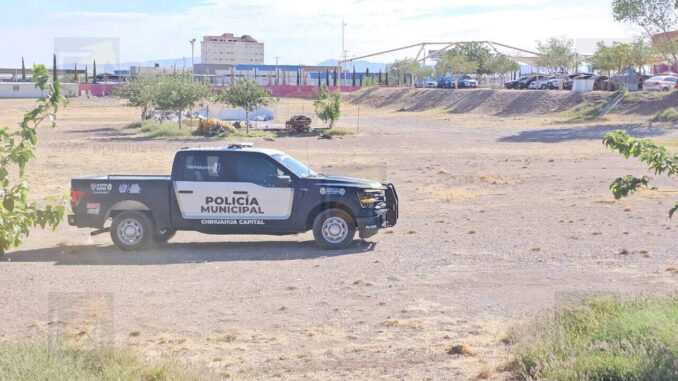Rescatan a hombre atrapado en una alcantarilla cercana al CRIT
