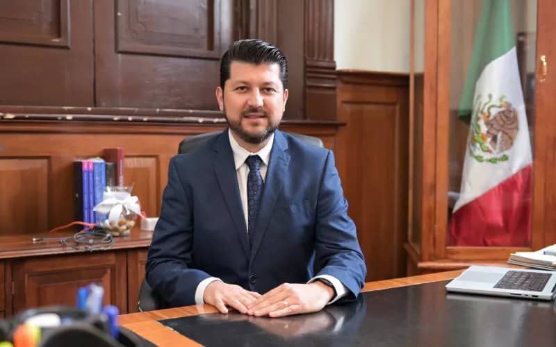 Maru Campos designa a Heriberto Miranda como director de Pensiones Civiles del Estado