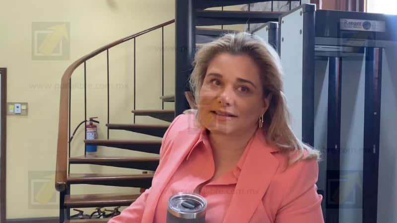 Arriban a Chihuahua aviones con cargamento para combatir al gusano barrenador: Maru Campos