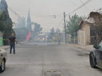 Controlan incendio en patio de vivienda en la colonia Diego Lucero