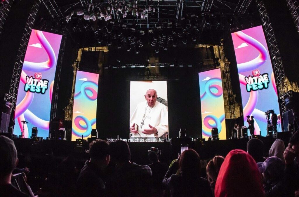 Papa Francisco animó a jóvenes de México a «hacer lío» para cambiar el mundo en video inédito