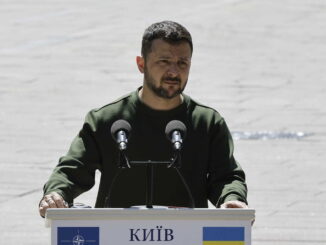 Zelenski considera inútil la tregua de tres días anunciada por Moscú en torno al 9 de mayo