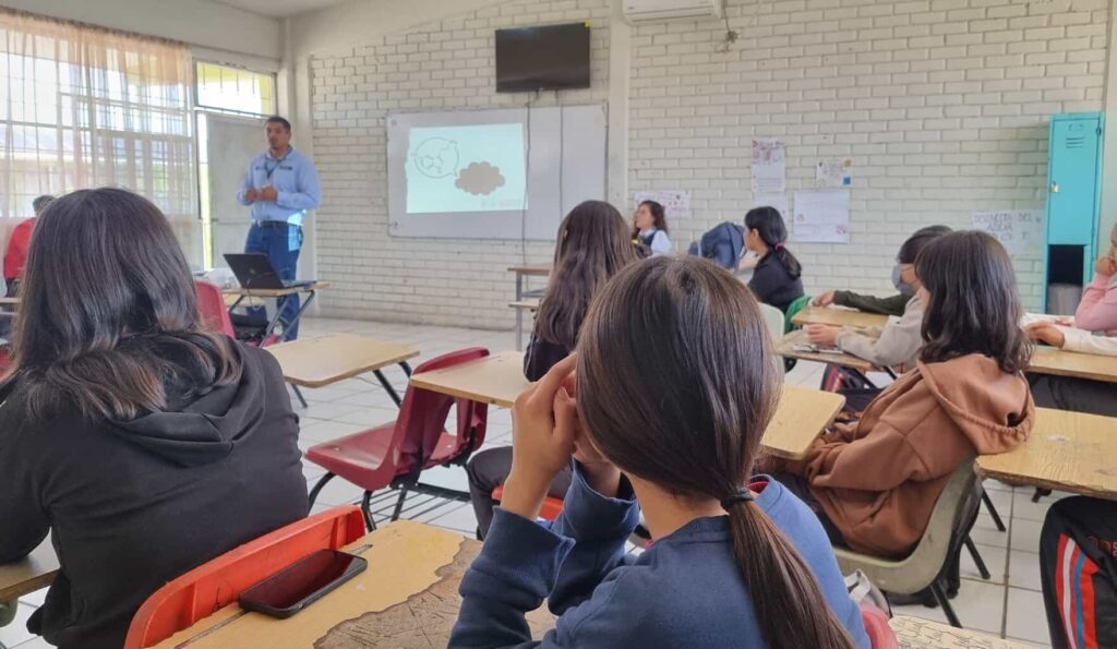 Realiza Policía Municipal semana de la prevención en secundaria 3059