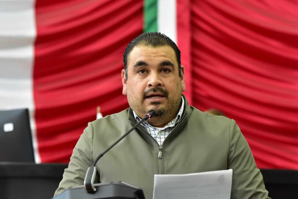 Pide Luis Fernando Chacón reconocer labor de voluntarios que combaten incendios forestales.