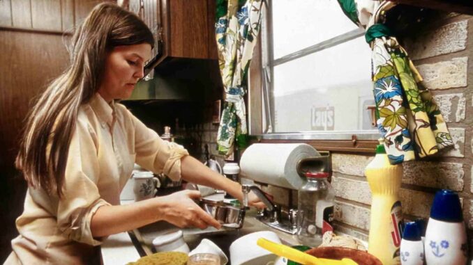 Madres trabajadoras en México, entre barreras laborales y sobrecarga de tareas de cuidado
