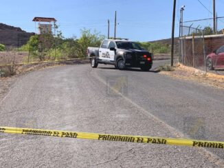 Hallan sin vida a hombre dentro de camioneta estacionada frente a hospital psiquiátrico