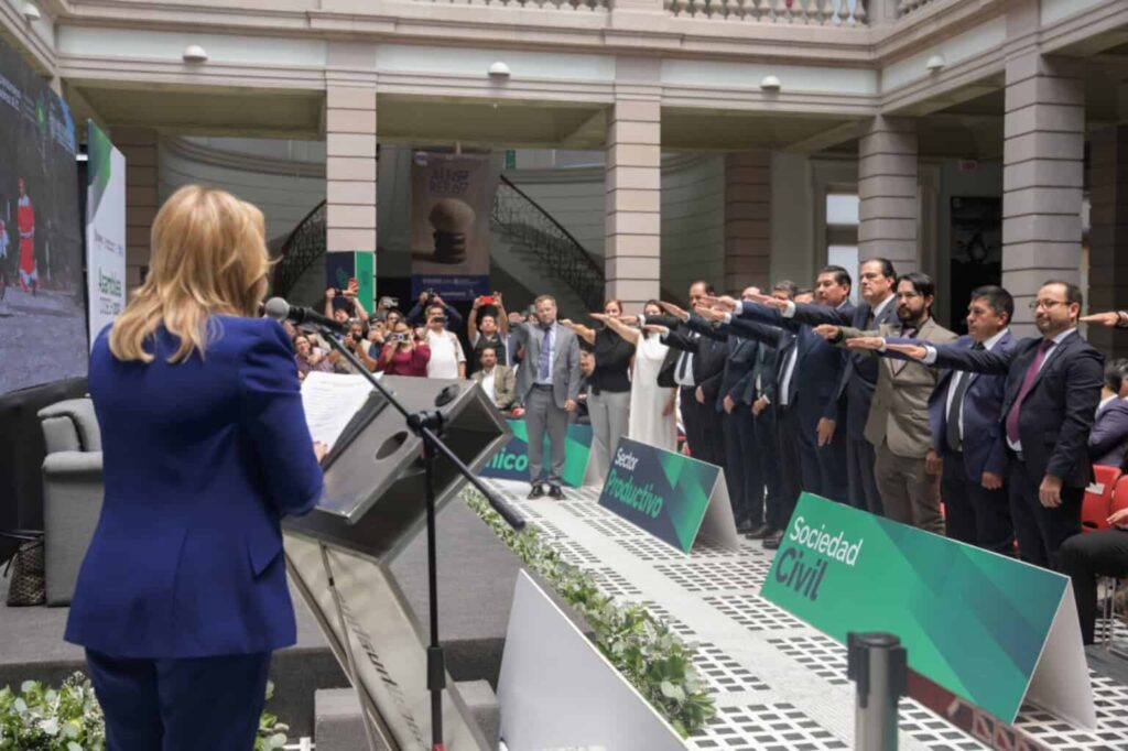 Maru Campos toma protesta al nuevo Consejo Directivo 2025-2027 del Codech