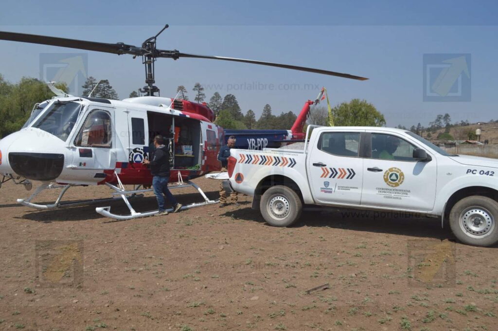 Envía Gobierno del Estado apoyo aéreo para combatir incendios en el municipio de Madera