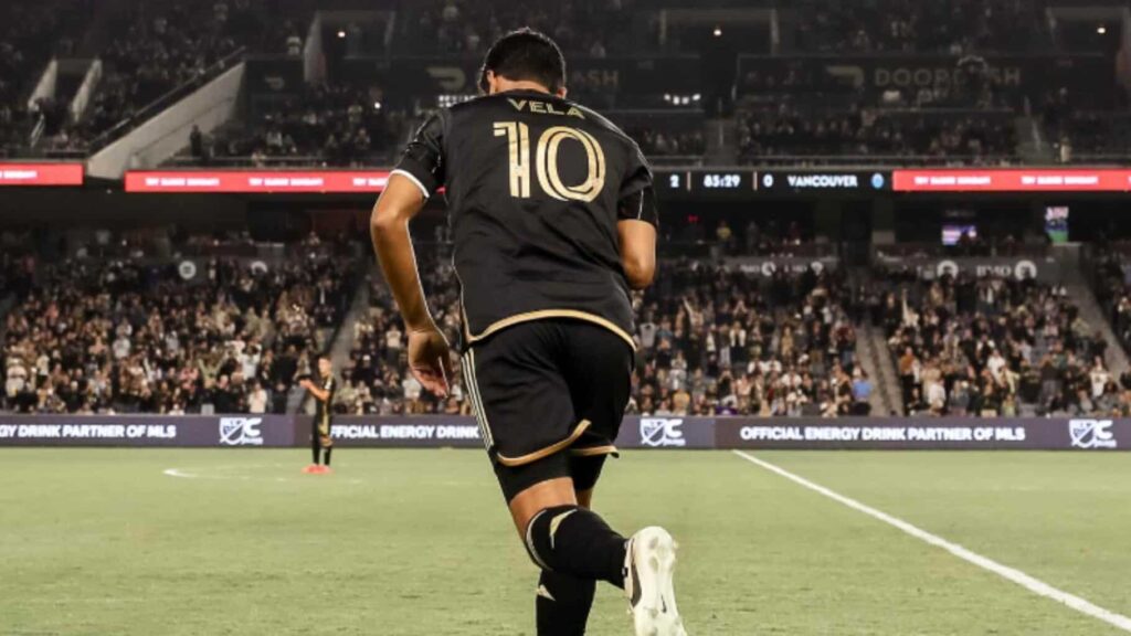 El mexicano Carlos Vela se retira del fútbol